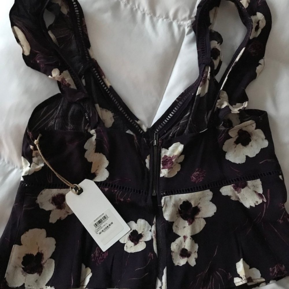 Leith Ruffle Crop Top - Picture 3 of 5
